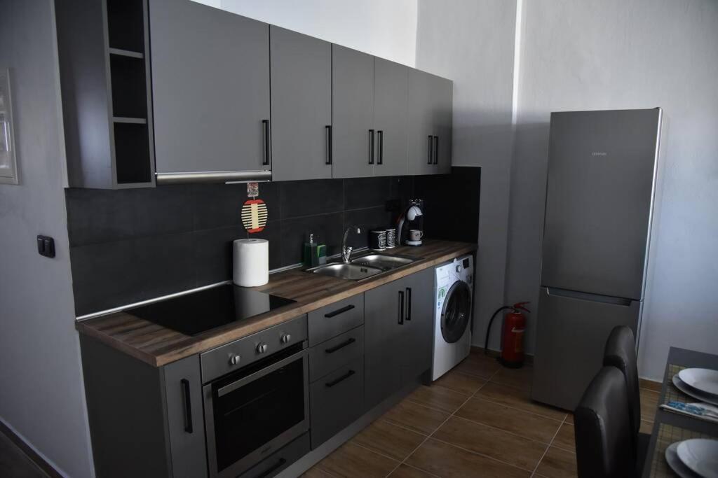 Lechaio Family Apartments 4 מראה חיצוני תמונה